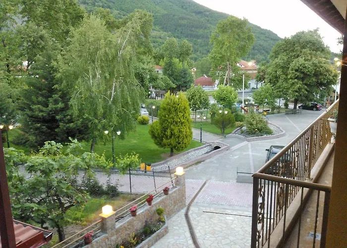 Xenonas Platia Káto Loutrákion