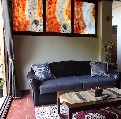 Xenonas Platia Káto Loutrákion